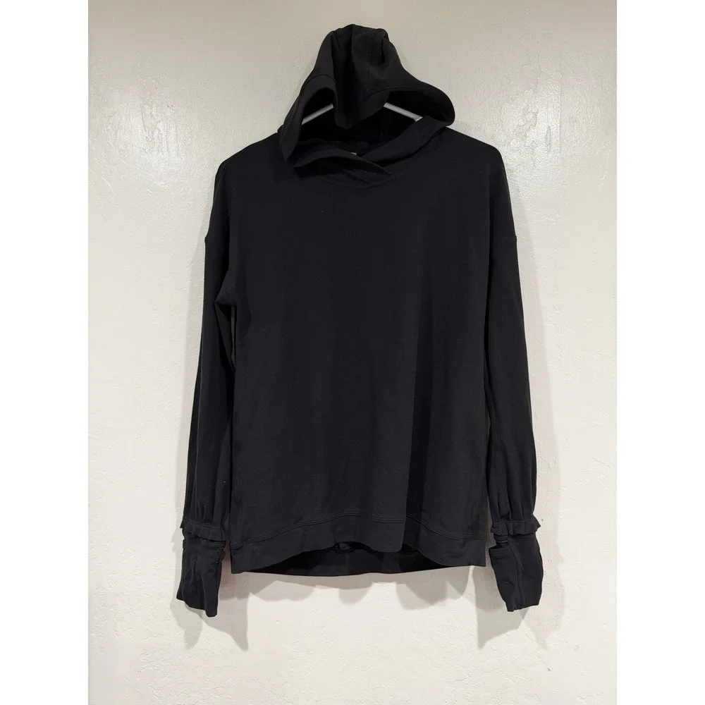 Lululemon Black Ruffle Cuff Hooded Thumbholes Pullover Womens Jacket Size 4